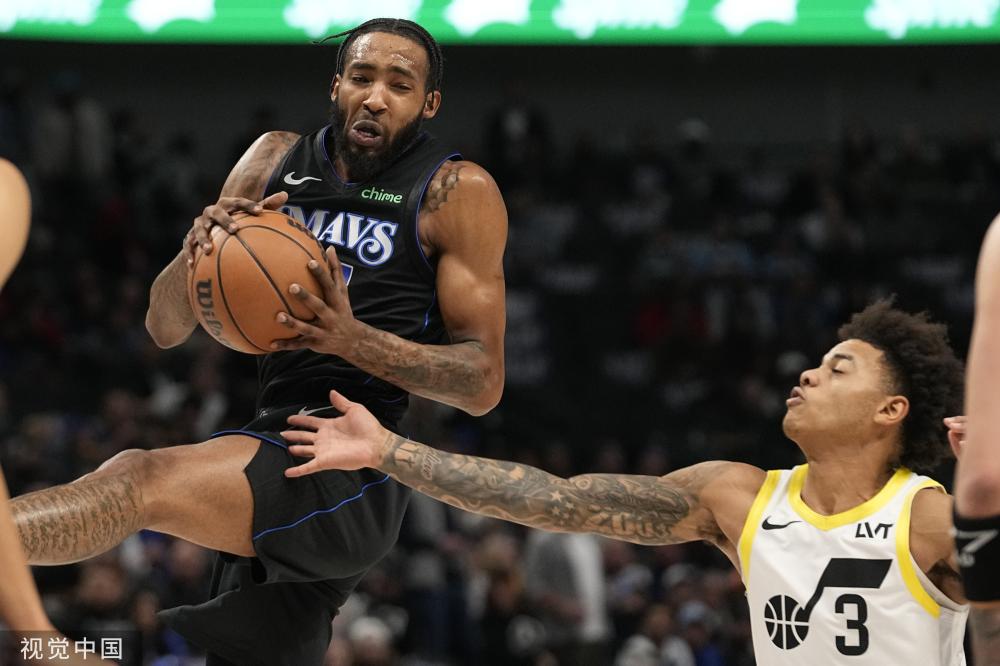 通过将足球 通过将足球